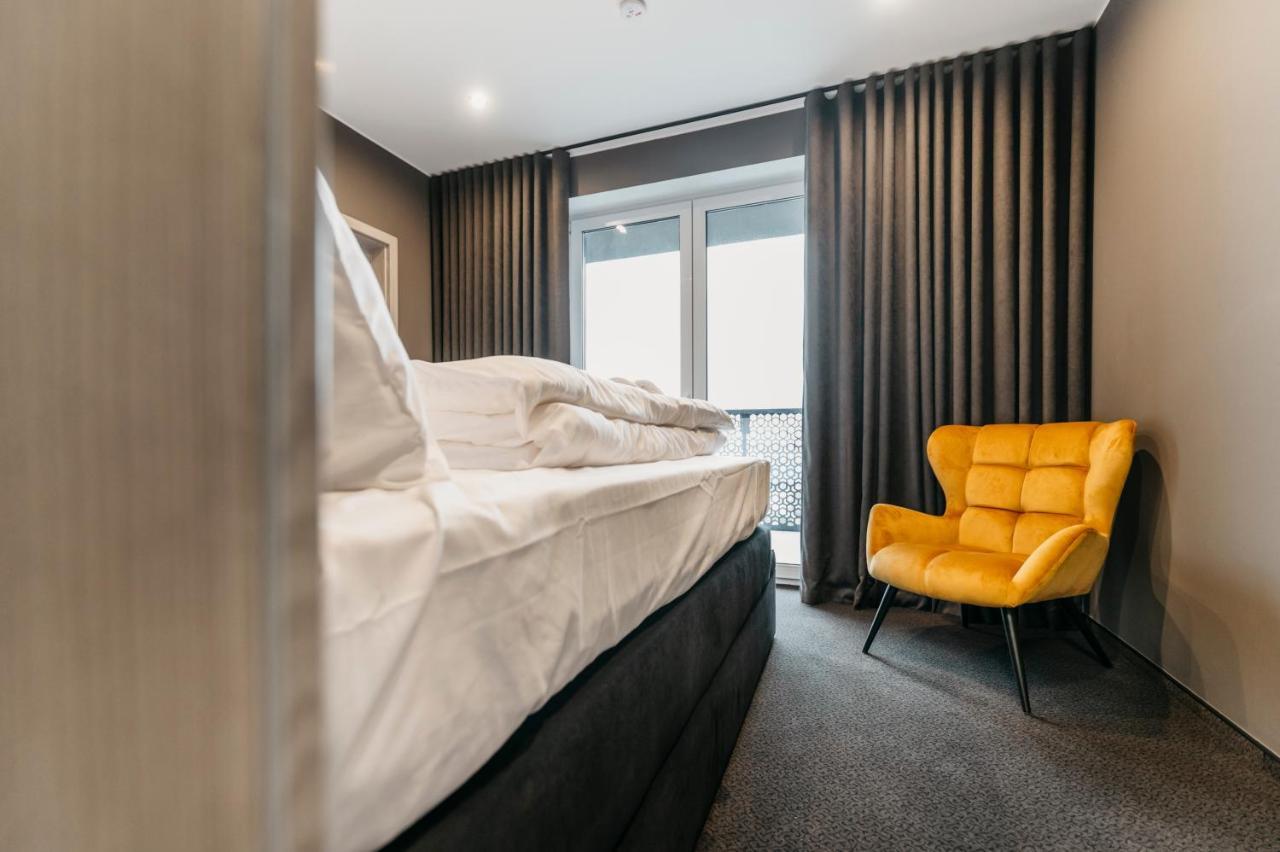 Apartamenty Park City Ostrow Wielkopolski Bagian luar foto