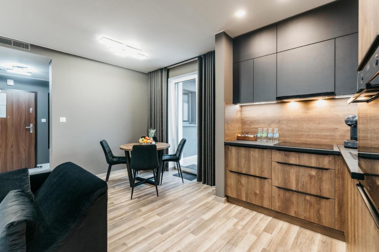 Apartamenty Park City Ostrow Wielkopolski Bagian luar foto