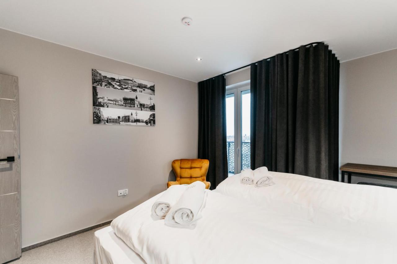 Apartamenty Park City Ostrow Wielkopolski Bagian luar foto