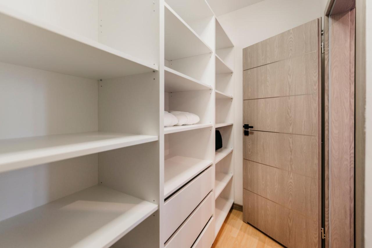 Apartamenty Park City Ostrow Wielkopolski Bagian luar foto