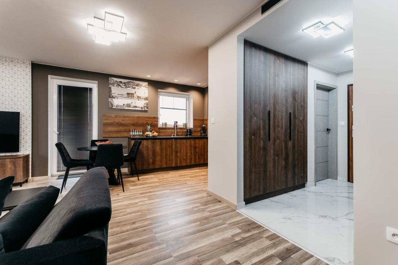 Apartamenty Park City Ostrow Wielkopolski Bagian luar foto