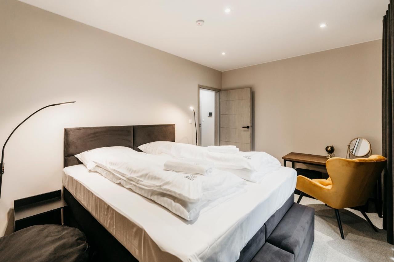 Apartamenty Park City Ostrow Wielkopolski Bagian luar foto