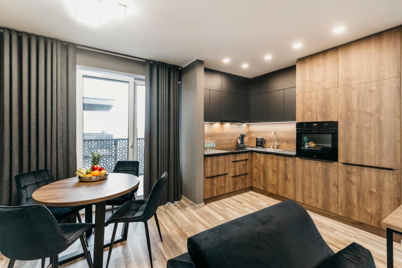 Apartamenty Park City Ostrow Wielkopolski Bagian luar foto