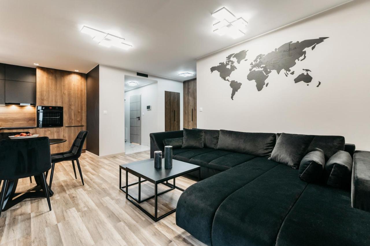 Apartamenty Park City Ostrow Wielkopolski Bagian luar foto