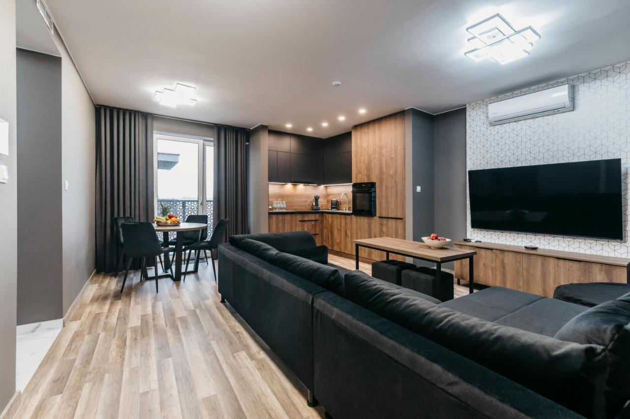 Apartamenty Park City Ostrow Wielkopolski Bagian luar foto