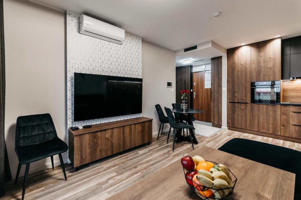 Apartamenty Park City Ostrow Wielkopolski Bagian luar foto