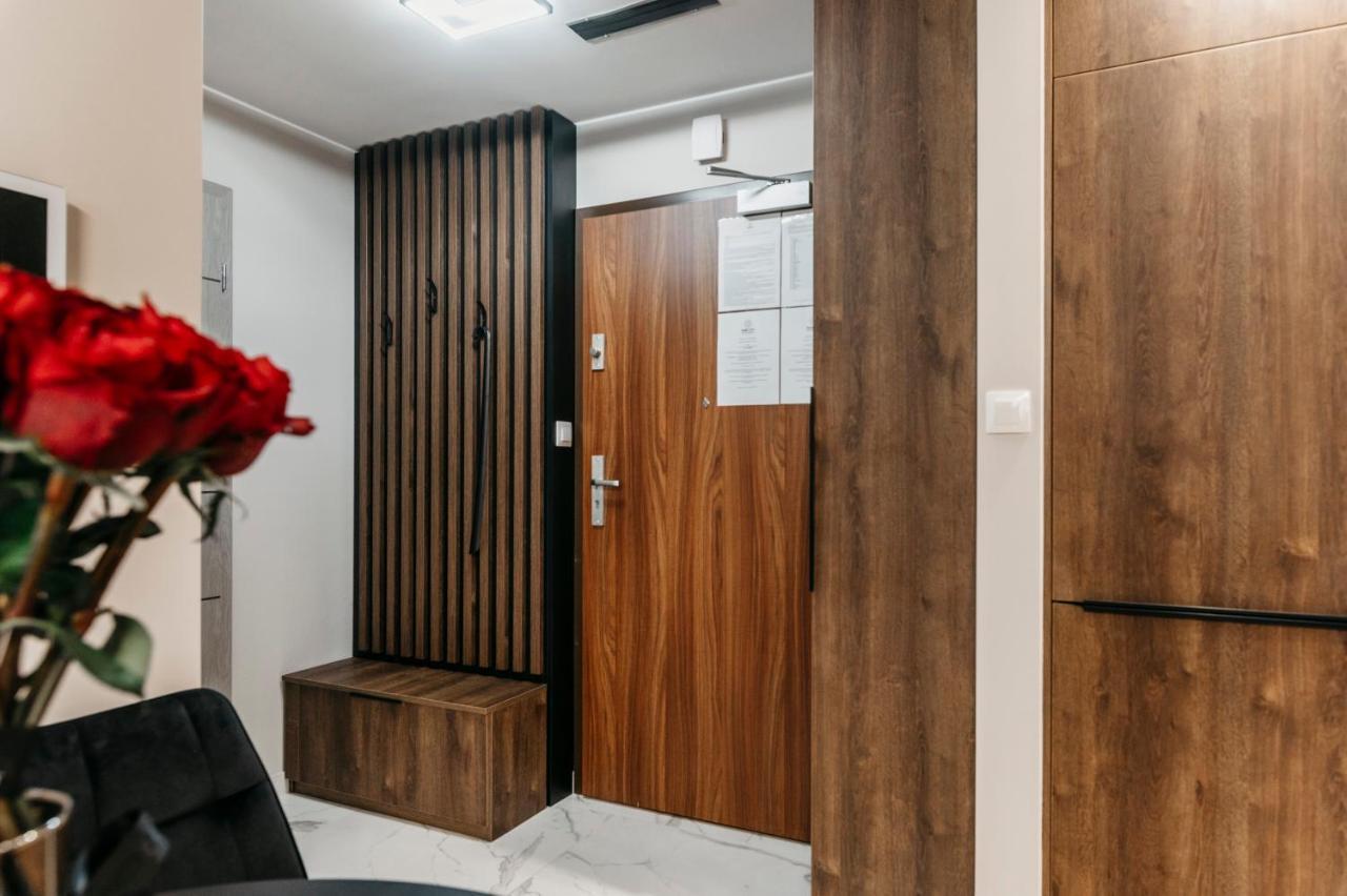 Apartamenty Park City Ostrow Wielkopolski Bagian luar foto