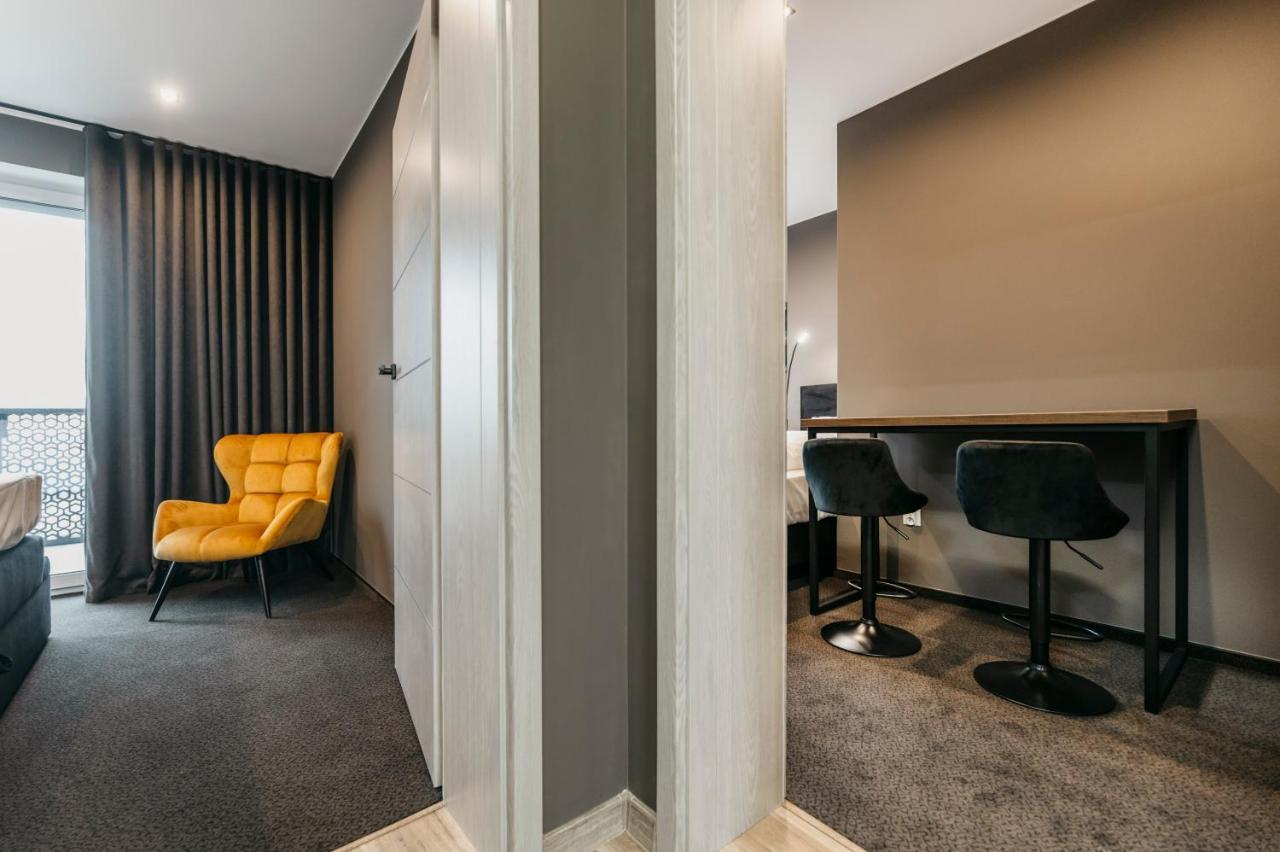 Apartamenty Park City Ostrow Wielkopolski Bagian luar foto