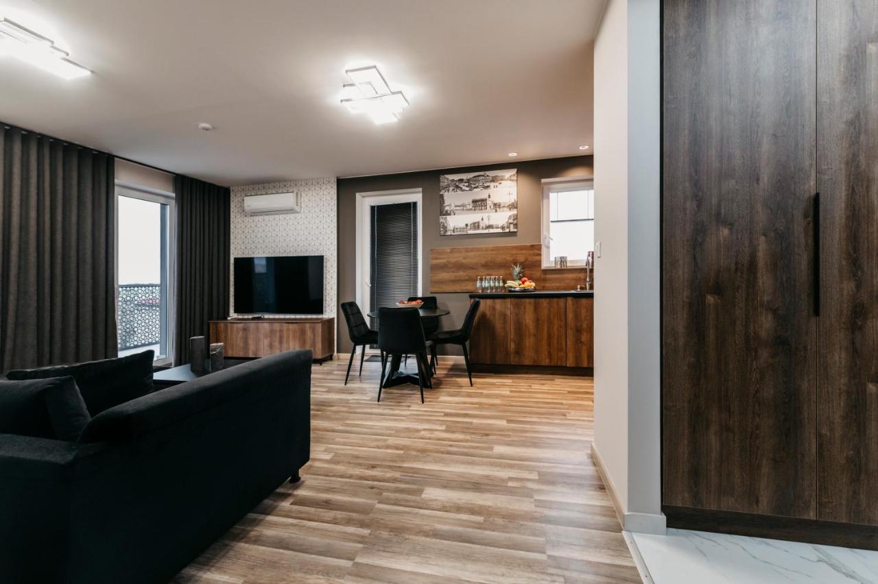 Apartamenty Park City Ostrow Wielkopolski Bagian luar foto