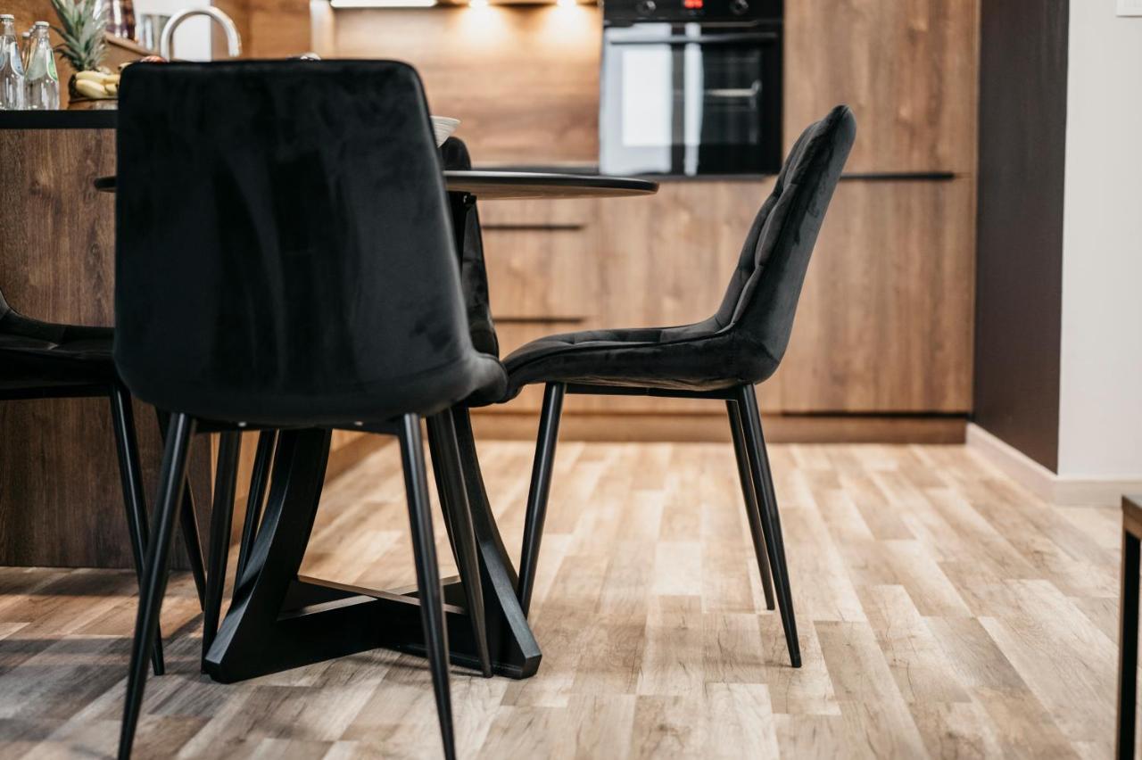 Apartamenty Park City Ostrow Wielkopolski Bagian luar foto