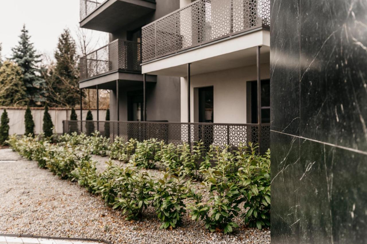 Apartamenty Park City Ostrow Wielkopolski Bagian luar foto