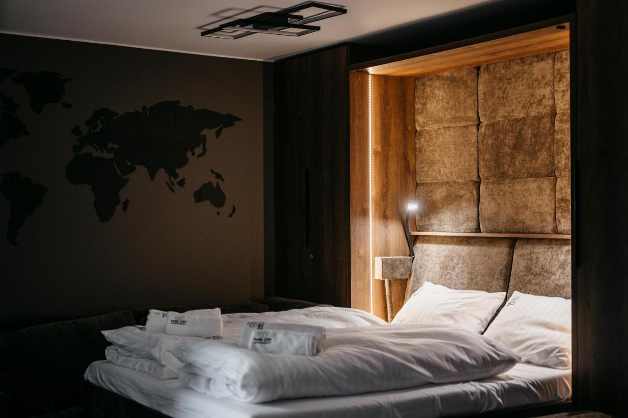 Apartamenty Park City Ostrow Wielkopolski Bagian luar foto