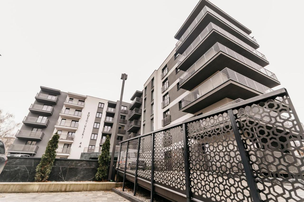 Apartamenty Park City Ostrow Wielkopolski Bagian luar foto