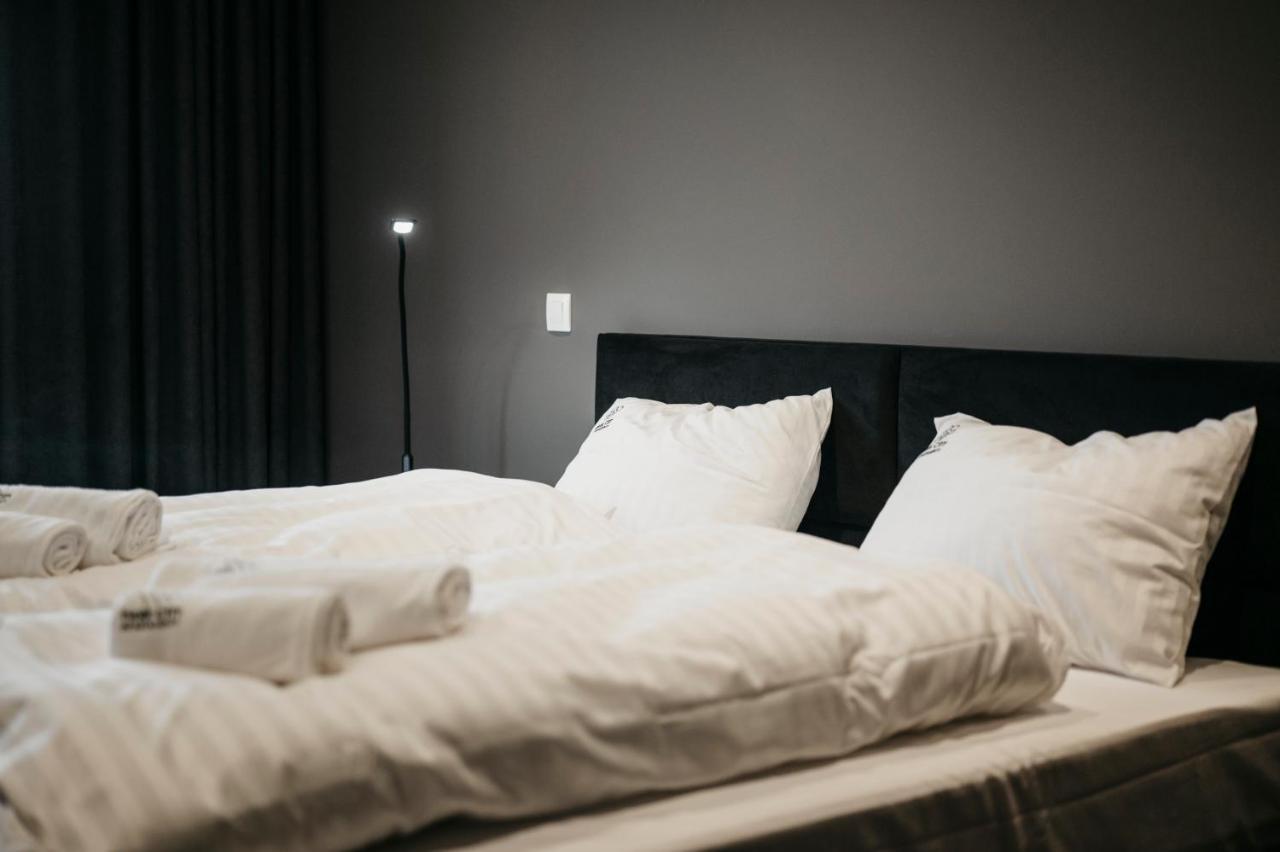 Apartamenty Park City Ostrow Wielkopolski Bagian luar foto
