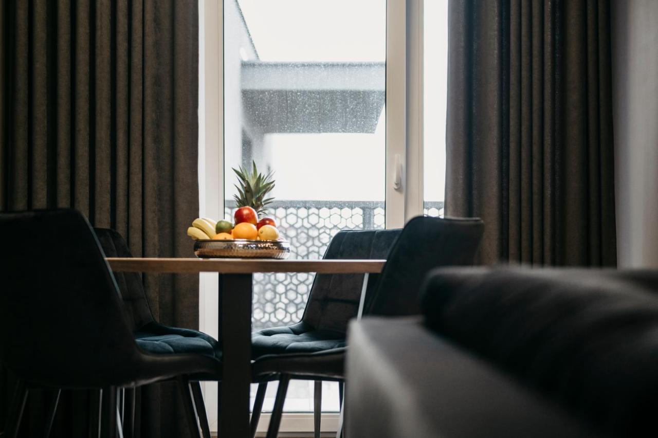 Apartamenty Park City Ostrow Wielkopolski Bagian luar foto